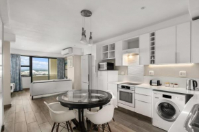 Luxury Regency Apartment